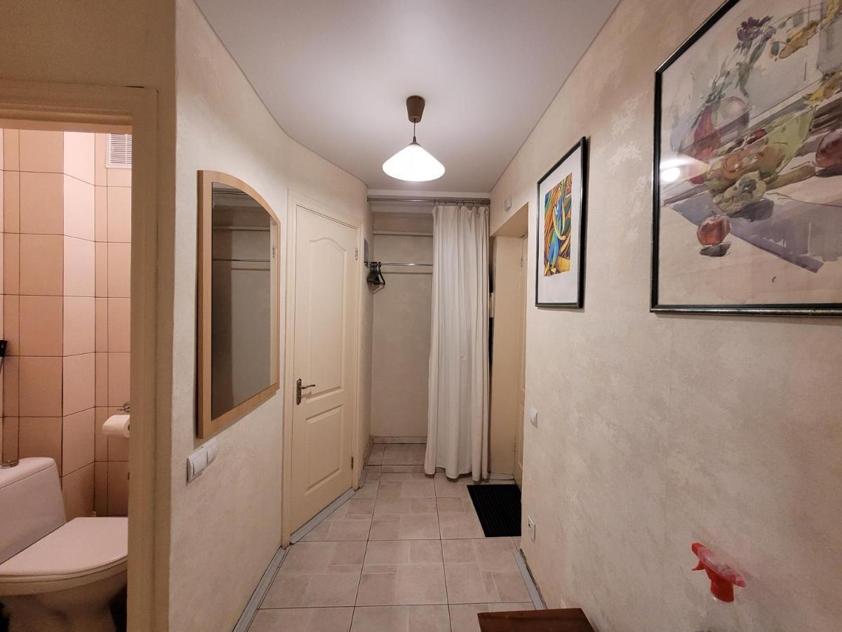 Sunflower Apartment Near Kiev Airport & Railway Station & Center City! Exterior photo