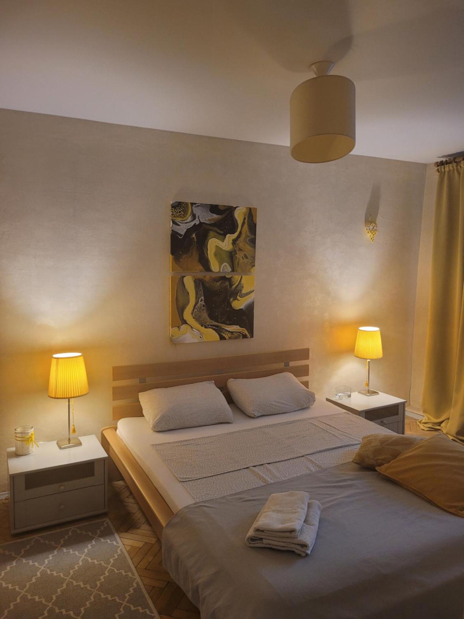 Sunflower Apartment Near Kiev Airport & Railway Station & Center City! Exterior photo