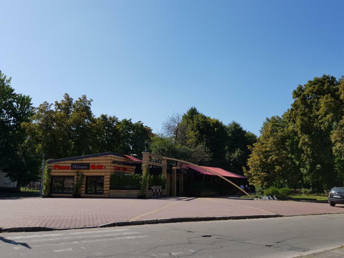 Sunflower Apartment Near Kiev Airport & Railway Station & Center City! Exterior photo